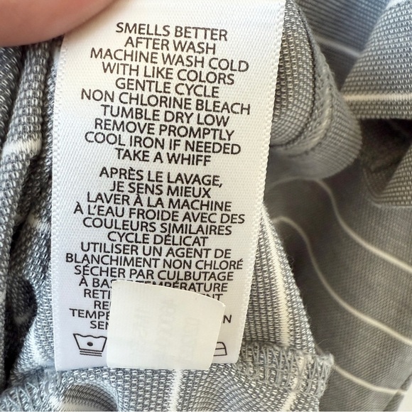 Travis Mathew Men's XL Gray Striped Polo Shirt Short Sleeve Casual Golf Summer - Picture 12 of 12